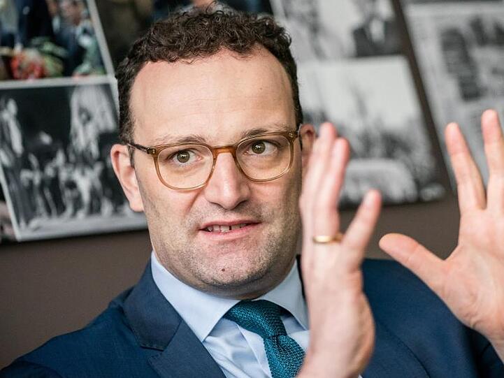 Jens Spahn (CDU), Bundesgesundheitsminister, aufgenommen während eines Interviews mit der dpa Deutsche Presse-Agentur GmbH.