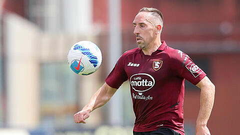 Franck Ribéry wird auch in der kommenden Saison für US Salernitana auflaufen.