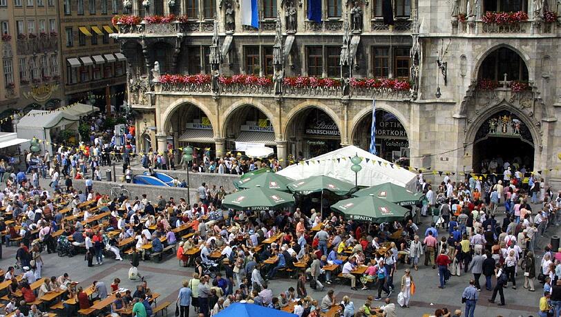 Buntes Treiben auf dem Gründungsfest am Marienplatz. So war's 2012. Buntes Treiben auf dem Gründungsfest am Marienplatz. So war's 2012.