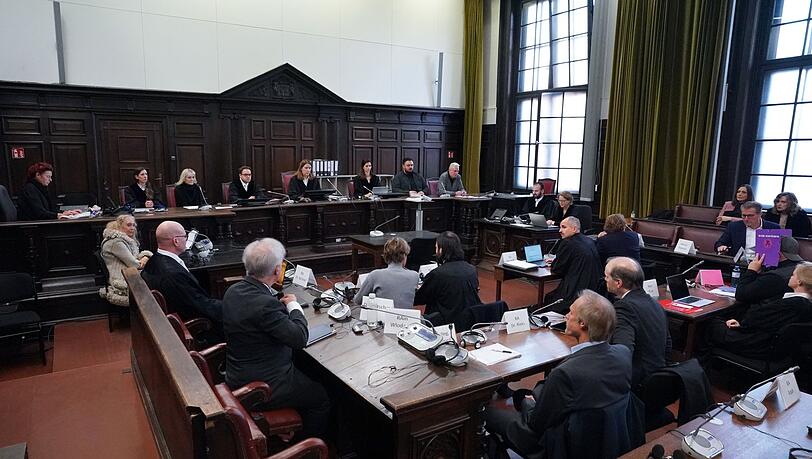 Der mutma&szlig;liche Organisator der Entf&uuml;hrung sagt den dritten Prozesstag in Folge vor Gericht aus.
