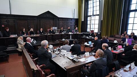 Der mutma&szlig;liche Organisator der Entf&uuml;hrung sagt den dritten Prozesstag in Folge vor Gericht aus.