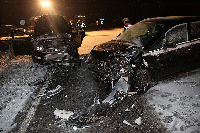 Schwerer Crash bei Dorfen - die Bilder