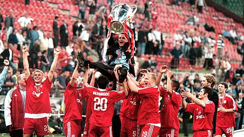 Zählt zu den erfolgreichsten Trainern Europas: Ottmar Hitzfeld (oben), der mit dem FC Bayern 2001 in der Champions League triumphiert hat. Eine Wiederholung traut er dem Team heuer zu.