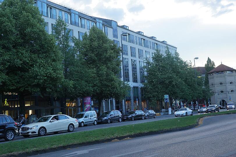 Der Abschnitt verbindet die Innenstadt mit der Isar. Im Vergleich zu anderen prominenten Plätzen sieht es hier wenig attraktiv aus.