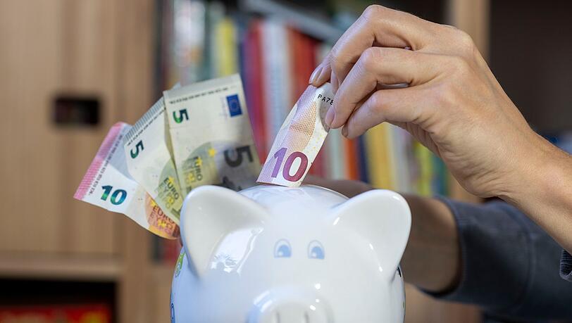 "Sparschwein" fürs Alter: Neue Frühstartrente. "Sparschwein" fürs Alter: Neue Frühstartrente.