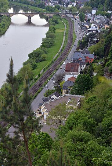 An einem Steilhang in der Nähe der Fachhochschule in Trier wurde vermutlich die sterblichen Überreste der vor fast acht Jahren verschwundenen Studentin Tanja Gräff entdeckt.
