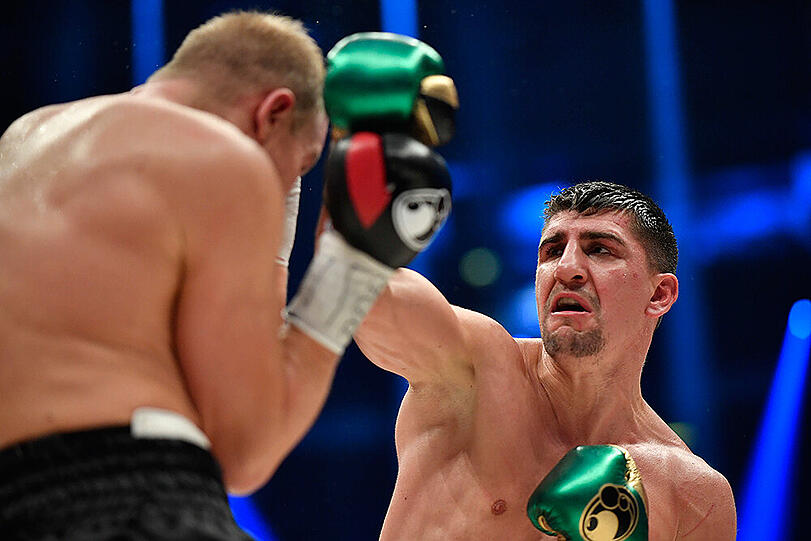 Kraft statt Technik - die Bilder vom WM-Fight zwischen Marco Huck und Dmitro Kutscher