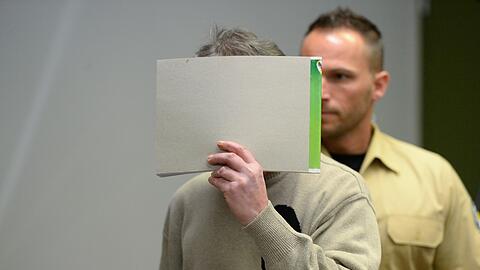 Der mutmaßliche Erpresser hat im Mai dieses Jahres einen mit "Mister X" unterzeichneten Drohbrief an Uli Hoeneß geschrieben und darin 215 000 Euro gefordert.