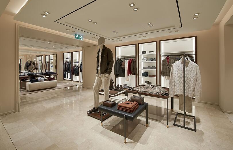 Massimo Dutti Flagship-Store in der Münchner Theatinerstraße öffnet nach über 7-monatiger Umbauphase wieder seine Türen.