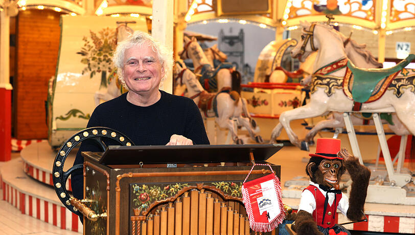 Neuer BR-Symphonieorchester-Dirigent Simon Rattle auf dem Oktoberfest: 'Vorläufig ohne Lederhosn'