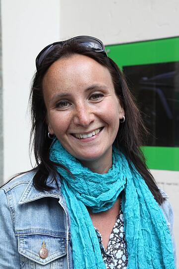 Nicki Thorpe, 34, Hausfrau: &bdquo;Die Straße versprüht viel Münchner Flair und hat fast alle Geschäfte, die man braucht. Auch meine beiden Kinder sind hier viel lieber als in Einkaufszentren. Besonders gerne klettern die beiden auf die Bronzetiere vorm Fischereimuseum, den Fisch und das Wildschwein.&ldquo;