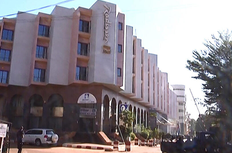 Islamistische Terroristen hatten in einem Hotel in Bamako (Mali) Geiseln genommen. Die Bilder.