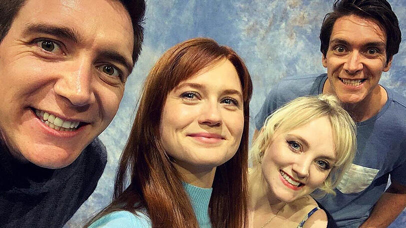 "Harry Potter"-Stars vereint: Evanna Lynch (r.) mit Bonnie Wright (l.) sowie den Zwillingen James und Oliver Phelps