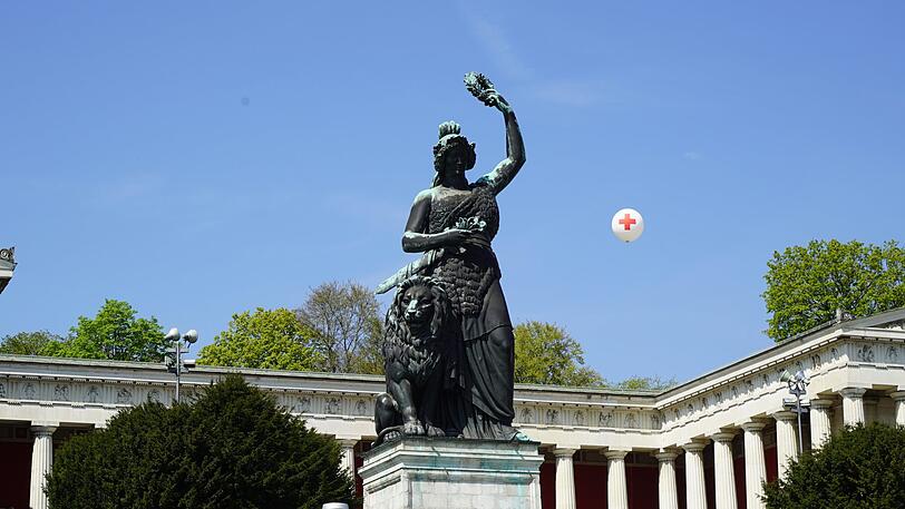 Von Ramsch bis Kult: Der Flohmarkt auf der Theresienwiese bietet für Jäger und Sammler eine große Auswahl.