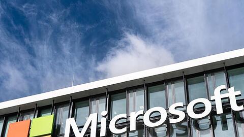 Nach einem Hinweis des US-Geheimdiensts NSA hat Microsoft eine brisante Sicherheitslücke in seinem Windows-Betriebssystem geschlossen.