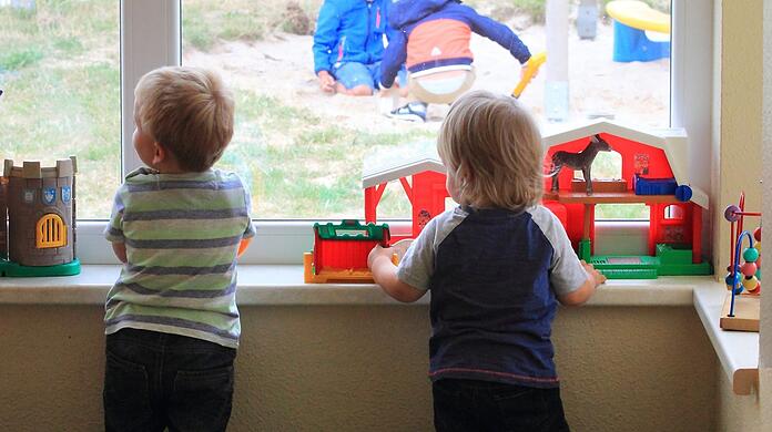 Kinder spielen in einer Kita – am Mittwoch brauchen die Kleinen jedoch wegen des Kita-Streiks eine andere Betreuung.