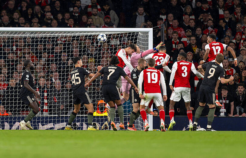 Manuel Neuer patzte gegen Arsenal. Manuel Neuer patzte gegen Arsenal.