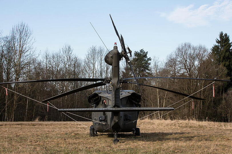 Kennt man normalerweise nur aus Hollywood-Streifen: Schwere Panzerwagen und Black Hawks der US Army. Derzeit üben die Soldaten Evakuierungen im Gebirge bei Traunstein. Hier gibt's die Fotos.