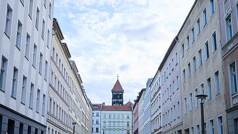 Der Trend hält an: Wohnungen, hier in Berlin, werden teurer. (Archivbild)