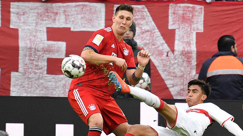 NIKLAS SÜLE, NOTE 4: Fiel positiv auf, als er Zuber mit einer Grätsche stoppte (7.). Gegen den beweglichen Donis aber immer wieder mit Problemen, gedanklich bisweilen zu langsam. Steigerte sich im Spielverlauf.