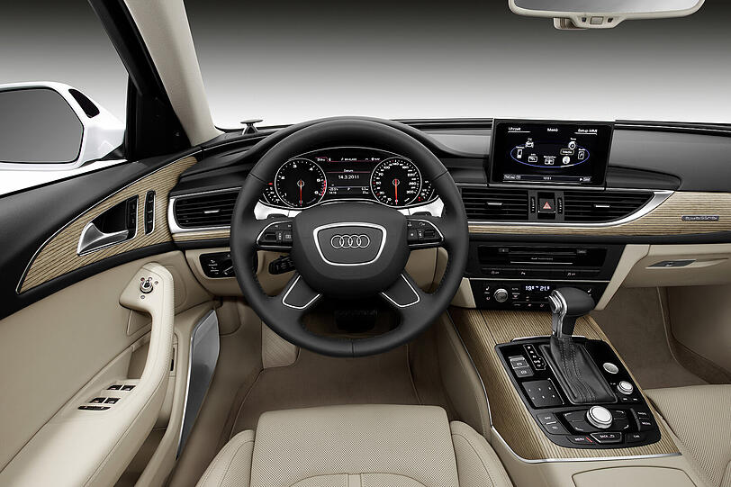 Hier lässt es sich gut arbeiten: Das Cockpit des A6 ist quasi selbsterklärend.