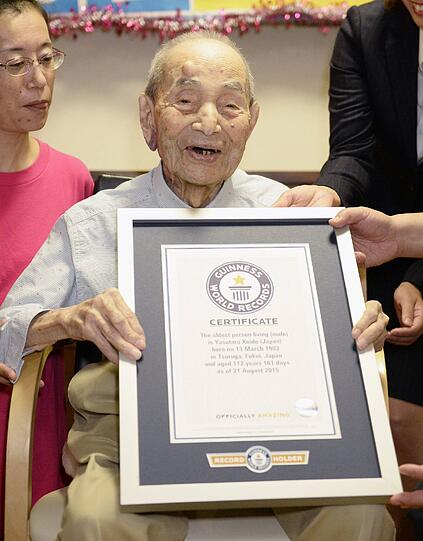 Der älteste Mann der Welt ist im Alter von 112 Jahren gestorben.