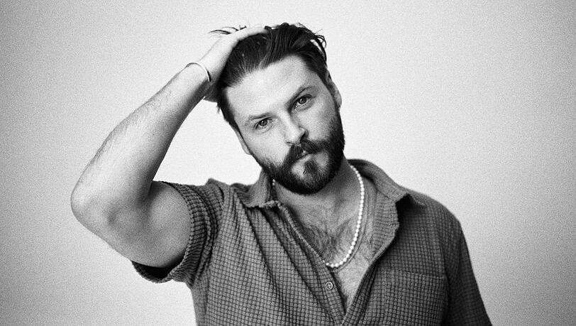 Ian Hooper startet neben seiner Band Mighty Oaks eine Solo-Karriere.