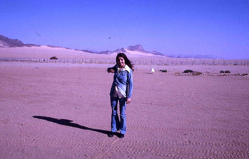 Heiliger Abend im Wüstensand: 1972 war Michaela May als 20-Jährige mit Freunden im Niger unterwegs.