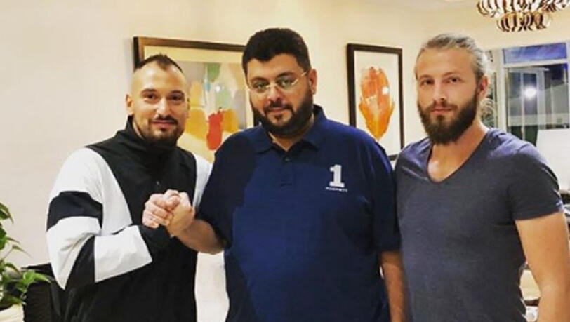 Besuch bei Hasan Ismaik: Timo Gebhart (l) und Physiotherapeut Nick Wurian (r) bedanken sich persönlich beim Sponsor seines Privat-Trainingscamps.