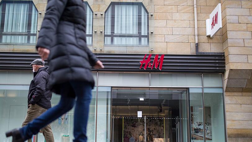 Die schwedische Modekette H&M will gebrauchte Kleidung recyceln.