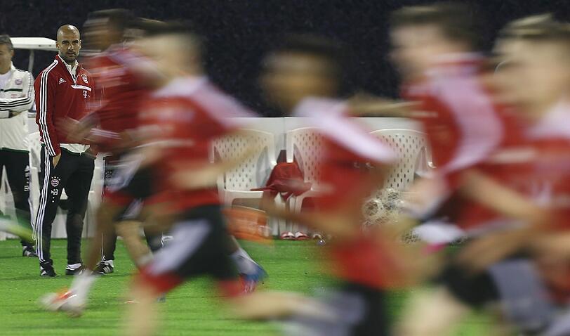 Weitere Bilder vom ersten Training des FC Bayern aus dem Trainingslager in Doha.
