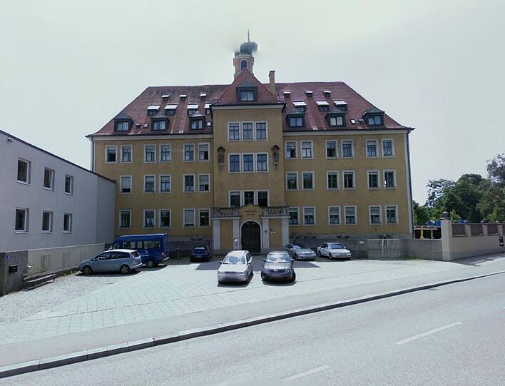 Das Haus in der Humboldtstraße 2 wurde nach dem Zweiten Weltkrieg wieder aufgebaut.