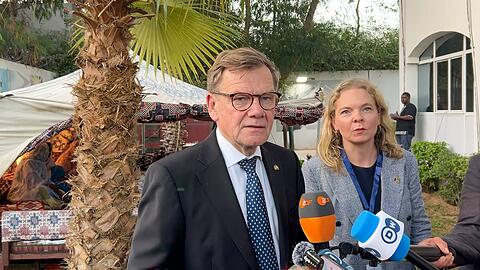 Au&szlig;enminister Johann Wadephul (CDU) &auml;u&szlig;ert sich in der mauretanischen Hauptstadt Nouakchott beim Besuch eines UN-Projekts zur Extremismuspr&auml;vention und Deradikalisierung.