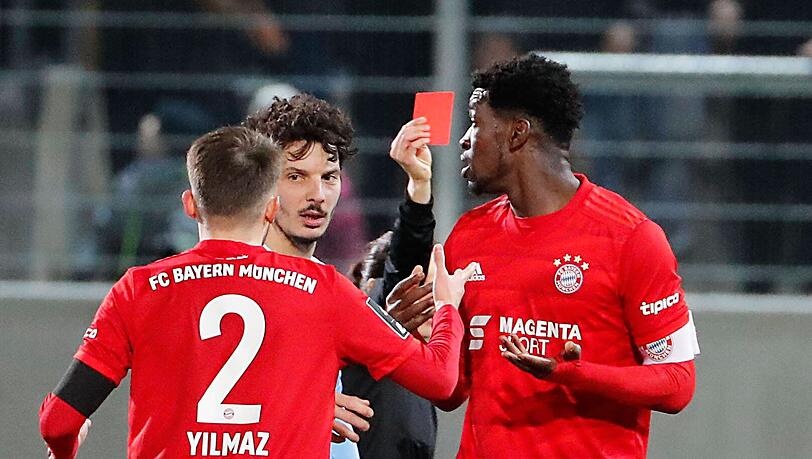 Bayerns Torjäger Kwasi Okyere Wriedt flog in der 39. Minute vom Platz. Bayerns Torjäger Kwasi Okyere Wriedt flog in der 39. Minute vom Platz.