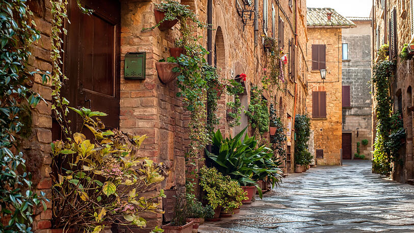 Ein Gässchen in Pienza (Toskana).