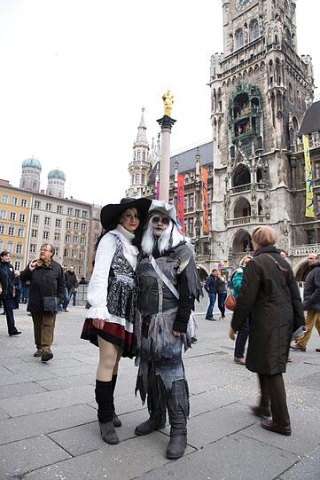 Buntes Treiben am Faschingssonntag in der Innenstadt