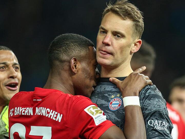 Sollen beim FC Bayern verlängern: David Alaba (l) und Kapitän Manuel Neuer.