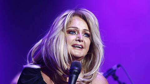 Bonnie Tyler, Sängerin aus Großbritannien, singt während ihres Auftritts im Hipodromo de la Zarzuela beim "Push Play Festival". +++ dpa-Bildfunk +++