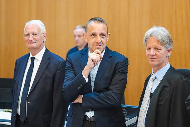 Er brachte den Stein ins Rollen: Alexander Egger (M) wollte eine EU-weite Ausschreibung der großen Wiesnzelte erreichen. (Archivbild) Er brachte den Stein ins Rollen: Alexander Egger (M) wollte eine EU-weite Ausschreibung der großen Wiesnzelte erreichen. (Archivbild)