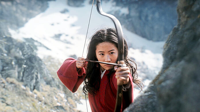 ARCHIV - 12.03.2020, ---: HANDOUT - Yifei Liu als Mulan in einer Szene des Films "Mulan" (undatierte Filmszene). Der weltweite Start des Films wurde wegen der Corona-Pandemie in den August verschoben. (zu dpa-Korr "Zurück zur Normalität? Die Kinobranche steht vor dem Neustart") Foto: -/Disney Enterprises/dpa - ACHTUNG: Nur zur redaktionellen Verwendung im Zusammenhang mit einer Berichterstattung über den Film und nur mit vollständiger Nennung des vorstehenden Credits +++ dpa-Bildfunk +++ |