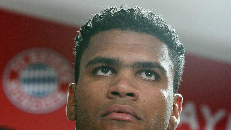 Bayern-Star Breno (21) sitzt seit Samstagnachmittag in einer Einzelzelle in Stadelheim. Bayern-Star Breno (21) sitzt seit Samstagnachmittag in einer Einzelzelle in Stadelheim.