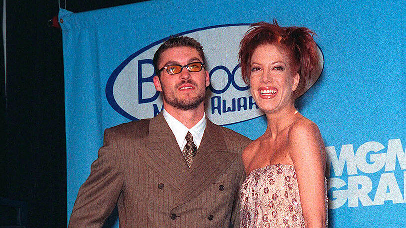Brian Austin Green und Tori Spelling im Jahr 1998