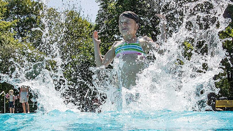 Unter der Woche können Wasserraten ab sofort erst ab neun Uhr im Schyenbad ihre Bahnen ziehen. Unter der Woche können Wasserraten ab sofort erst ab neun Uhr im Schyenbad ihre Bahnen ziehen.