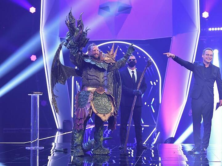 Gregor Meyle wurde als "Der Drache" enttarnt.