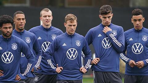 Deutschland bestreitet gegen Rumänien das 982. Länderspiel: Serge Gnabry (l-r), Thilo Kehrer, Lukas Klostermann, Joshua Kimmich, Kai Havertz und Jamal Musiala beim Training.