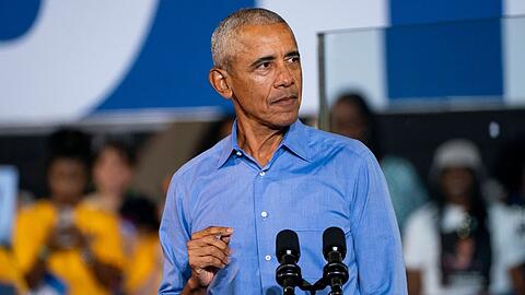 Barack Obama hat ein Filmset von Steven Spielberg besucht.