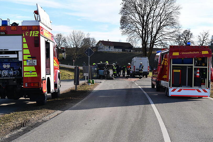 Der Traktorfahrer verletzte sich bei dem Unfall und kam ins Krankenhaus. Der Unfallverursacher hatte über 1,1 Promille.