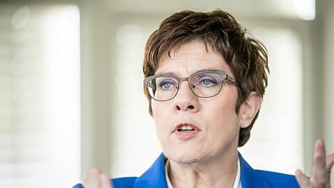 Annegret Kramp-Karrenbauer, CDU-Bundesvorsitzende und Verteidigungsministerin, während eines Interviews.