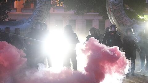 Proteste in Leipzig. Der "Tag X" ist eine Reaktion auf die Verurteilung der Studentin Lina E. und den drei Mitangeklagten wegen Überfällen auf vermeintliche oder tatsächliche Neonazis.