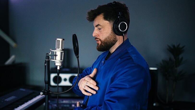 Bausa zählt zu den erfolgreichsten deutschen Rappern. Bausa zählt zu den erfolgreichsten deutschen Rappern.